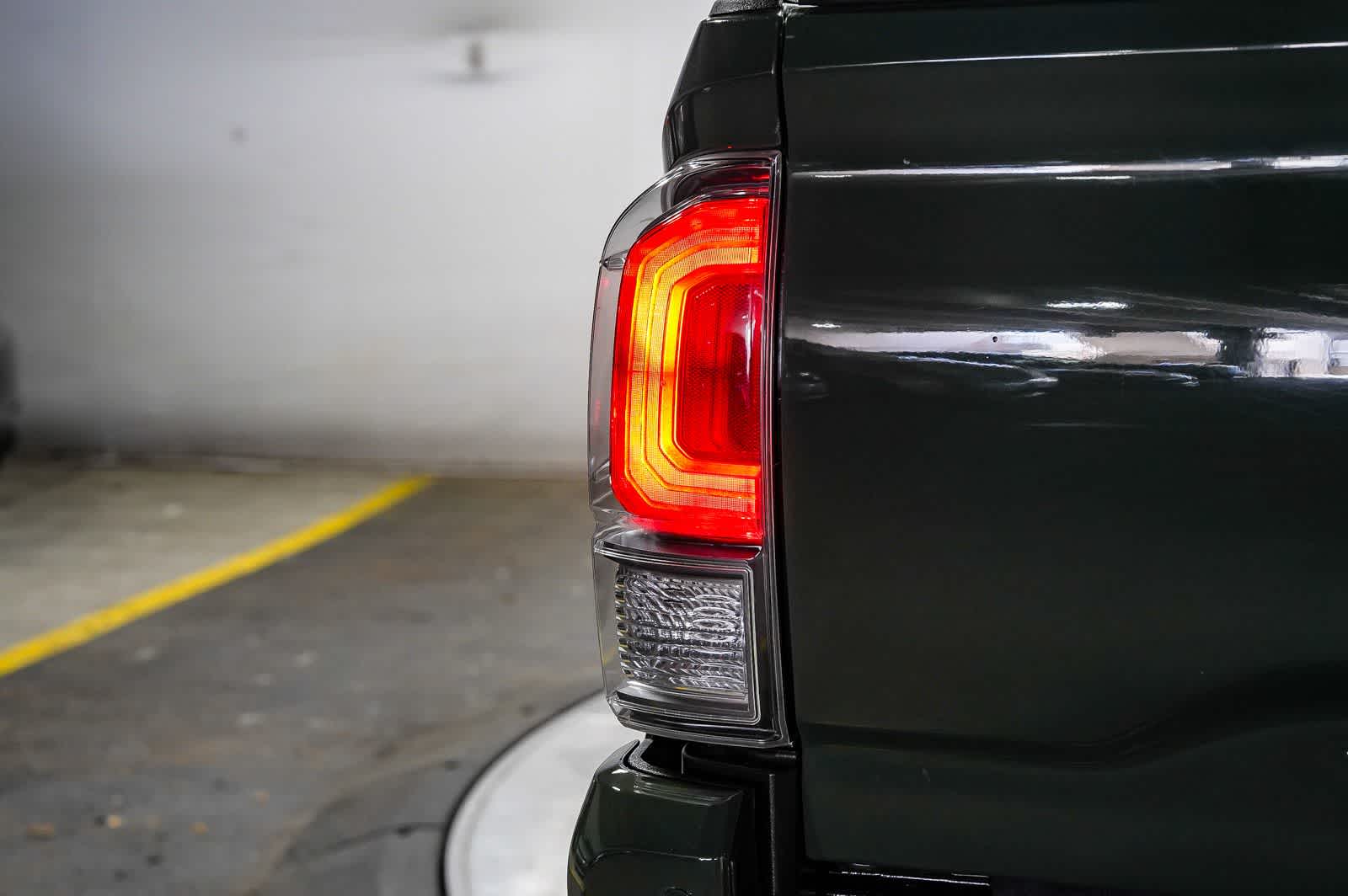 Thumbnail: 2021 Toyota Tacoma - 12