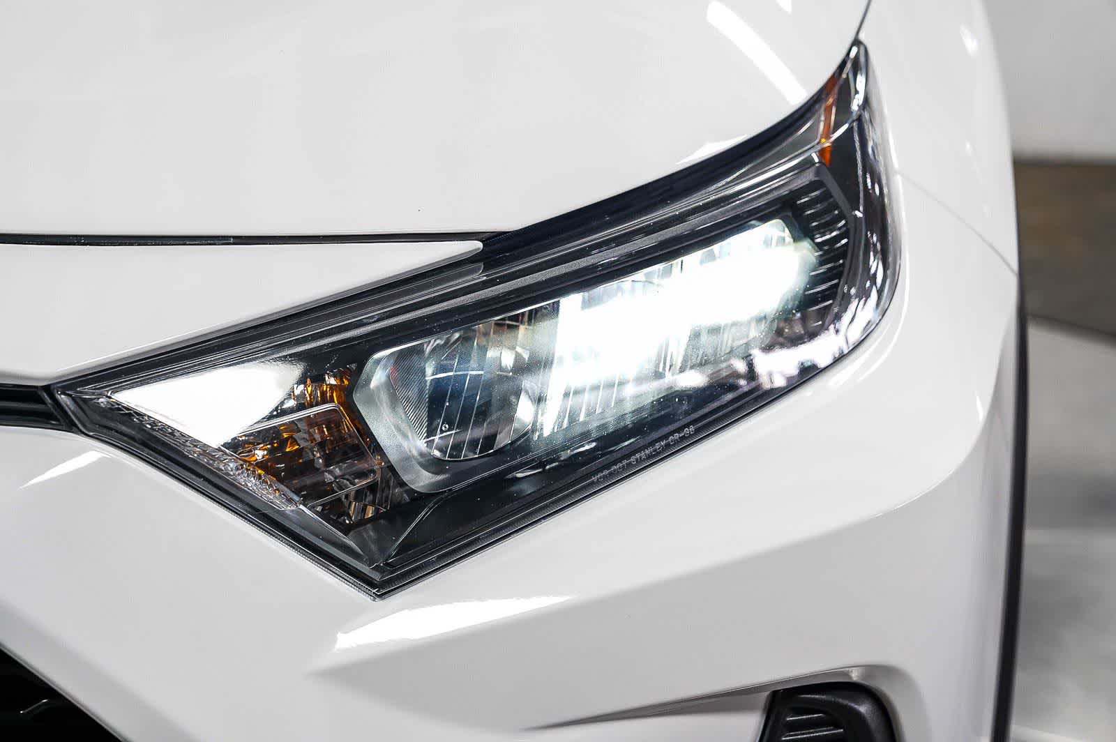 Thumbnail: 2022 Toyota RAV4 - 8