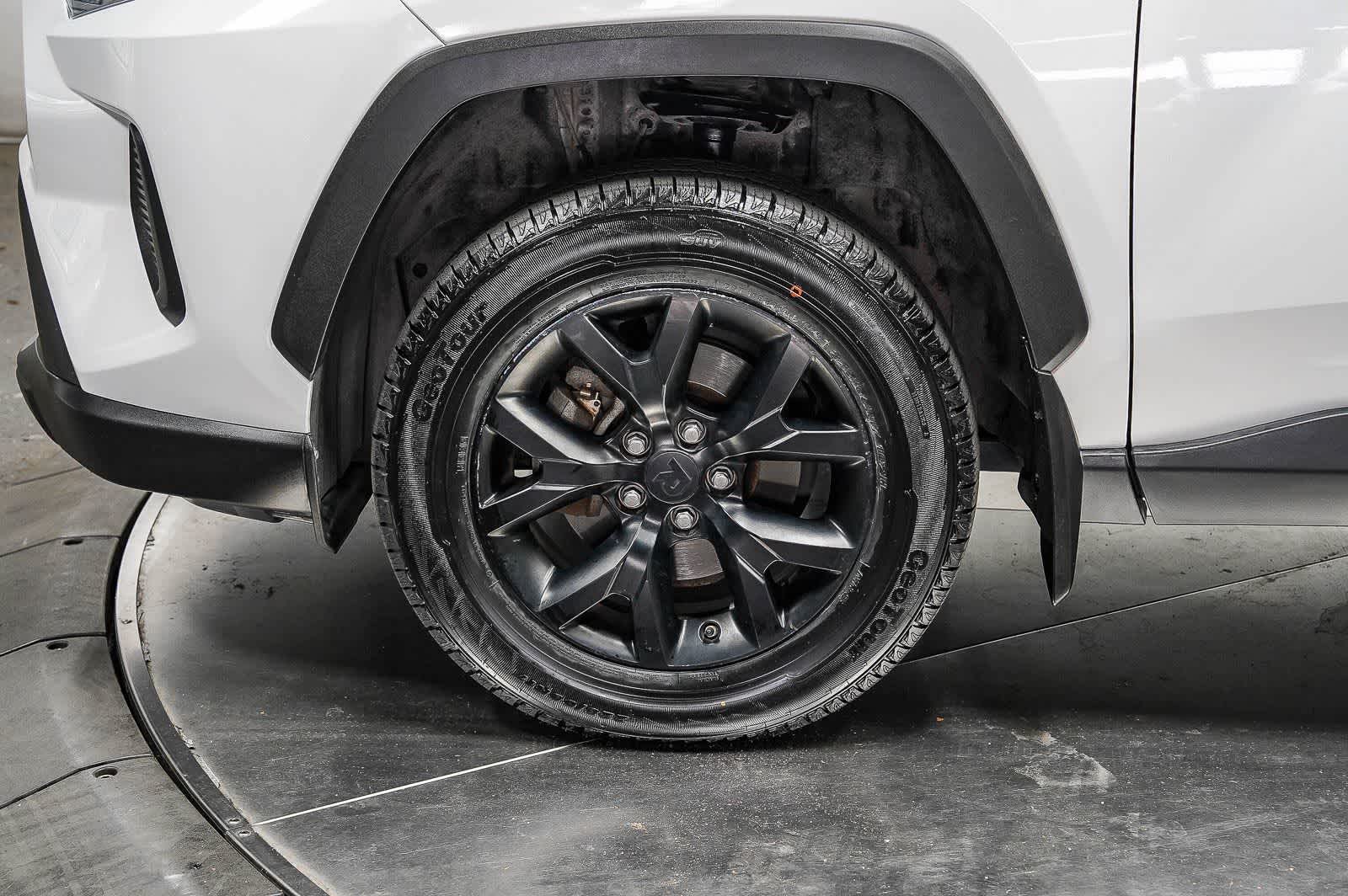 Thumbnail: 2022 Toyota RAV4 - 10