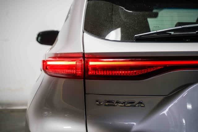 Thumbnail: 2022 Toyota Venza - 10