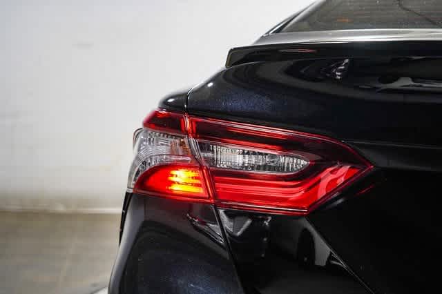 2022 Toyota Camry SE 12