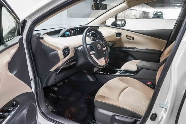 Thumbnail: 2016 Toyota Prius - 18