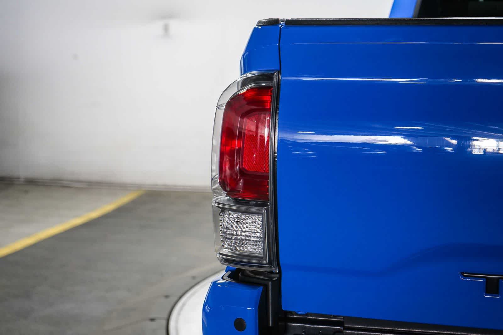 Thumbnail: 2020 Toyota Tacoma - 12
