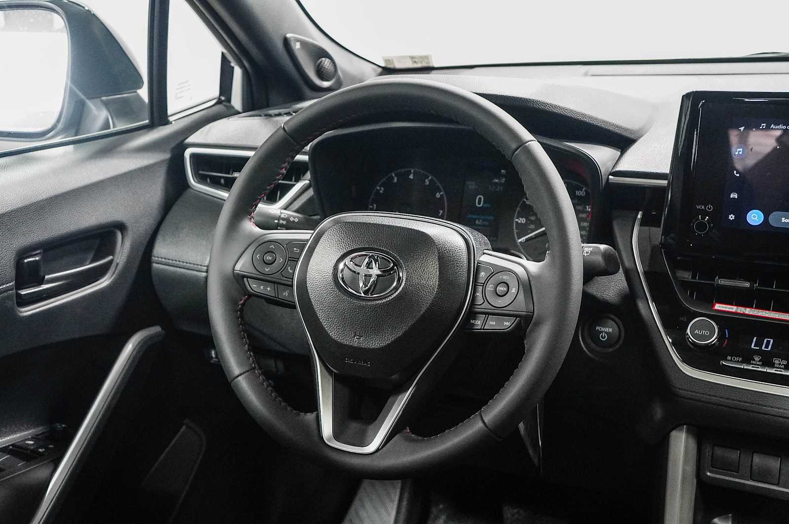 Thumbnail: 2025 Toyota Corolla Cross - 18