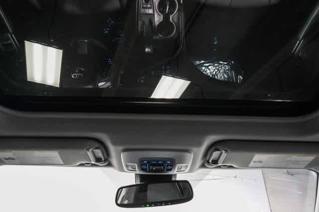 Thumbnail: 2022 Toyota Camry - 17