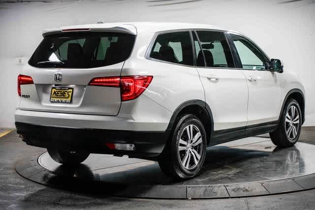 Thumbnail: 2017 Honda Pilot - 4