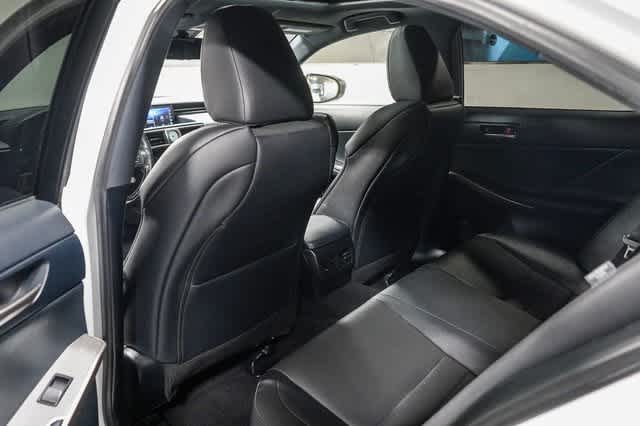 Thumbnail: 2017 Lexus IS - 19