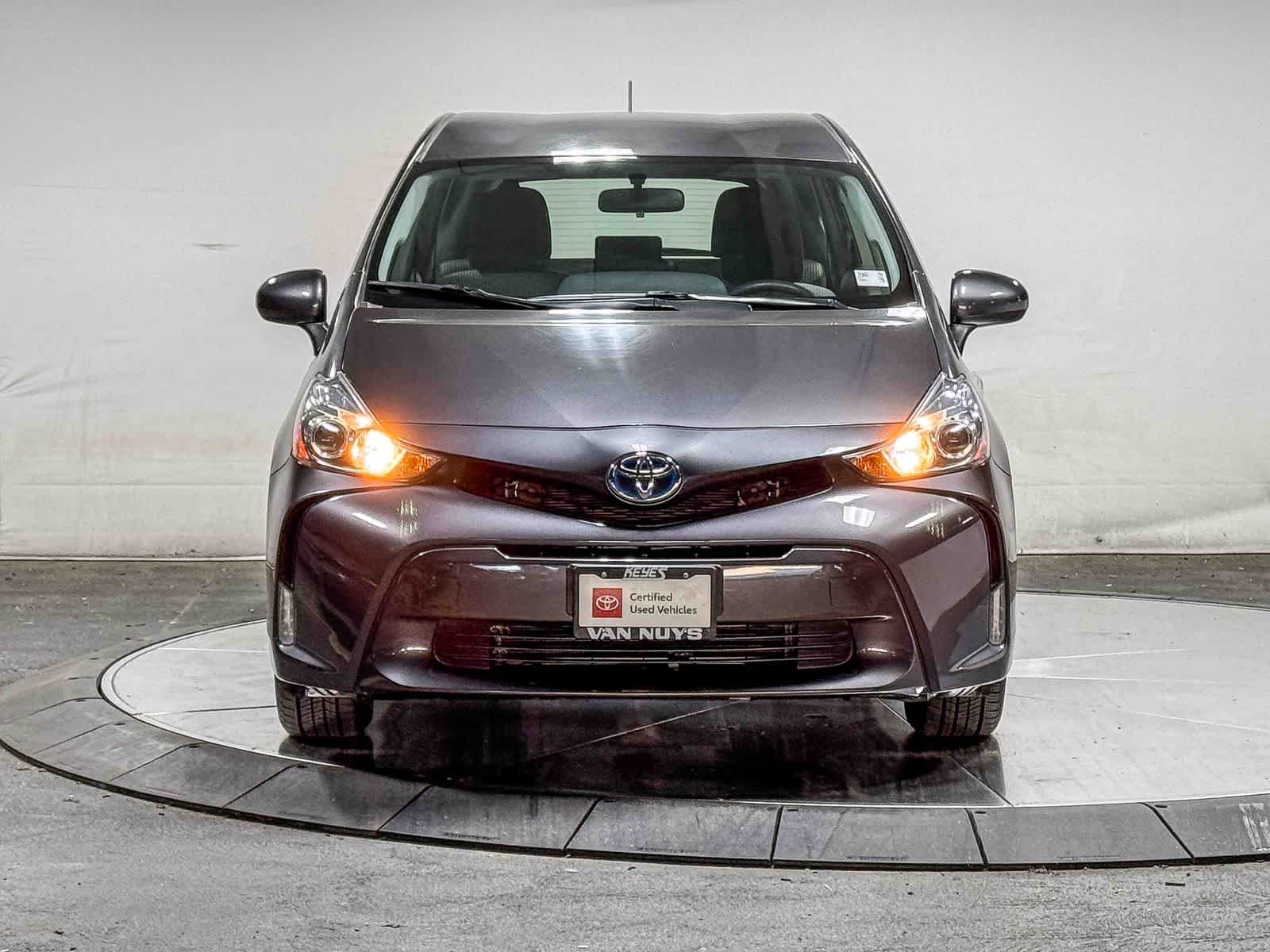 Thumbnail: 2016 Toyota Prius v - 2