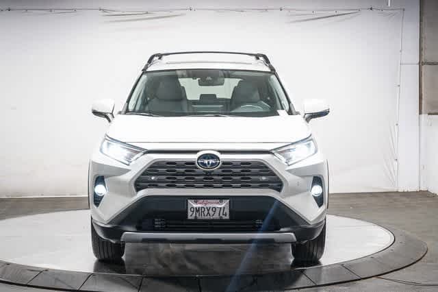 Thumbnail: 2021 Toyota RAV4 - 6