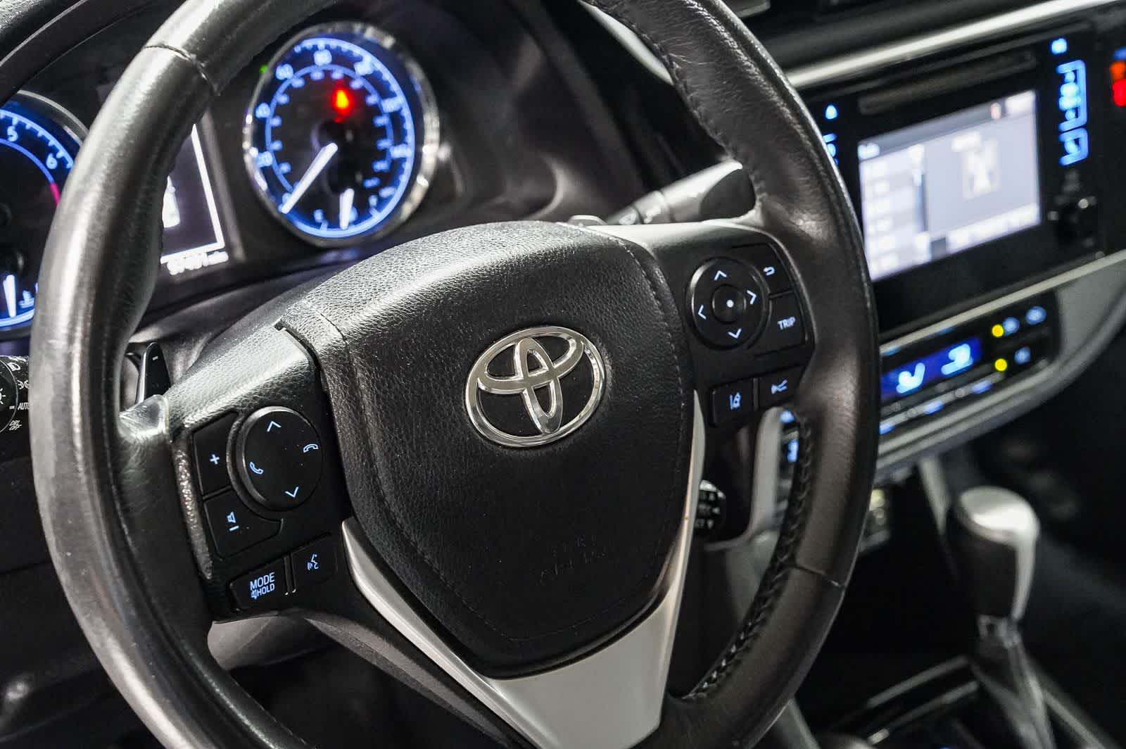 Thumbnail: 2018 Toyota Corolla - 21