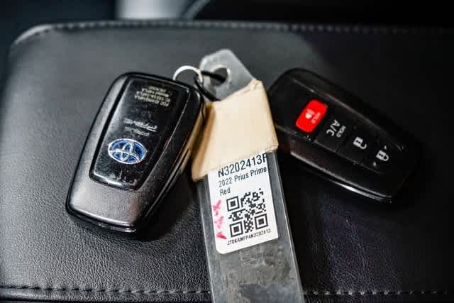 Thumbnail: 2022 Toyota Prius Prime - 30