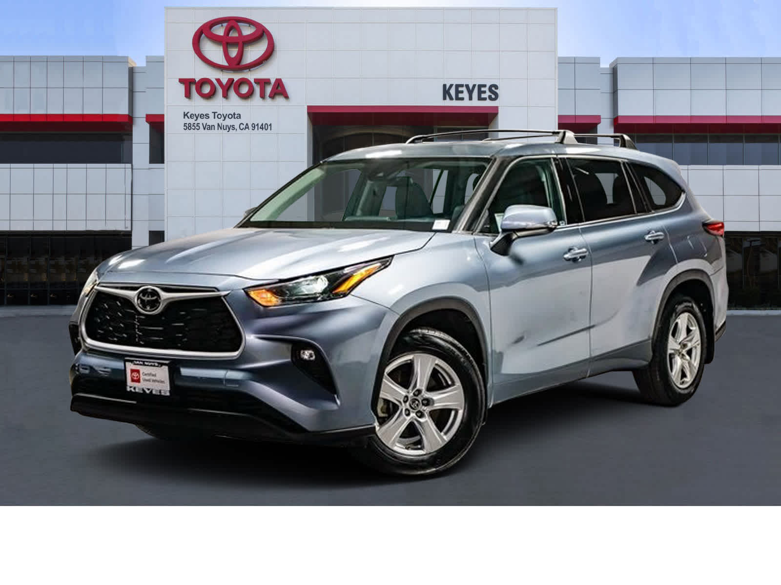 2022 Toyota Highlander LE Hero Image