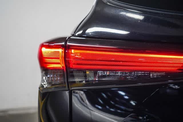 Thumbnail: 2022 Toyota Highlander - 12