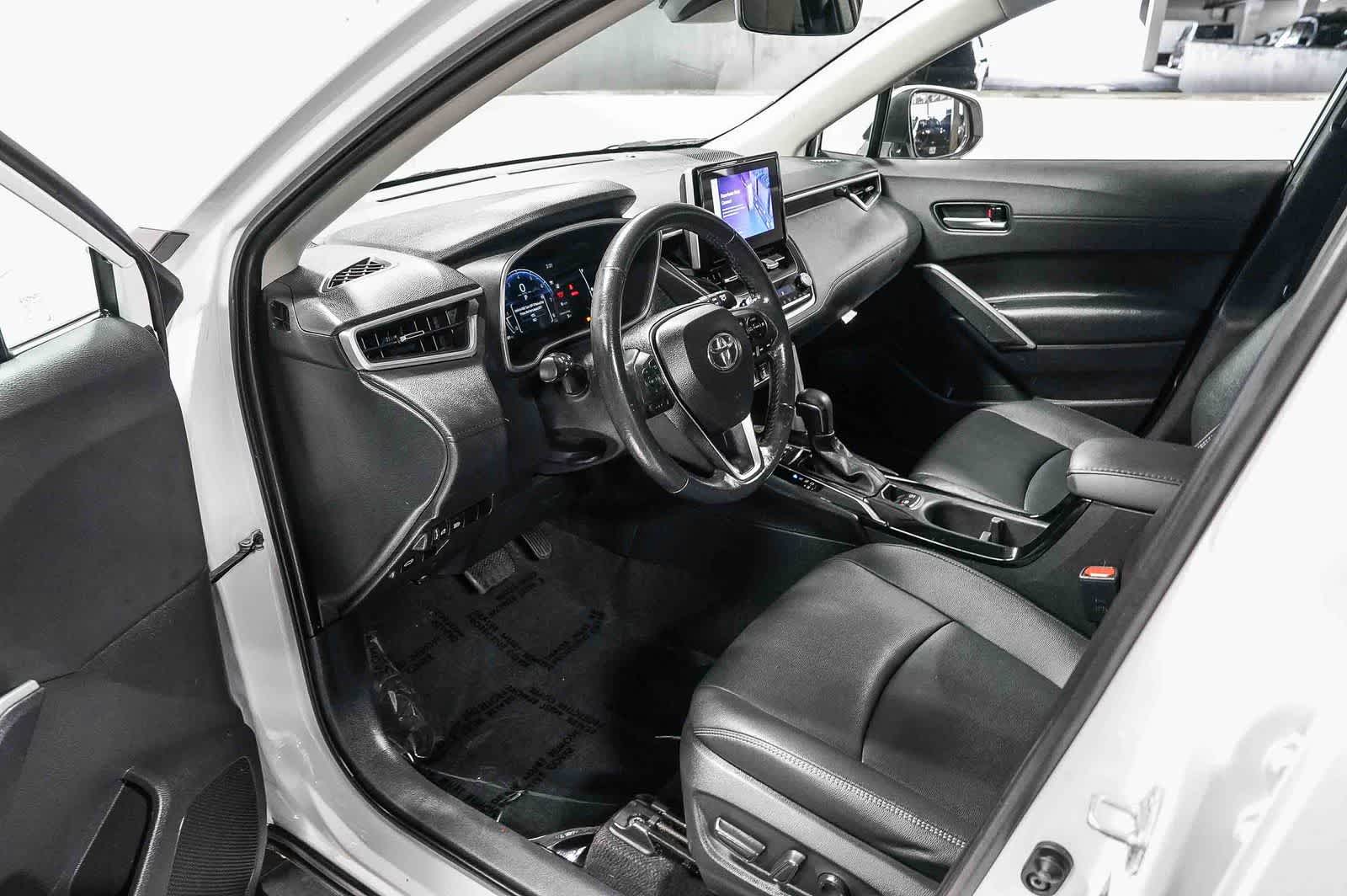 Thumbnail: 2023 Toyota Corolla Cross - 19