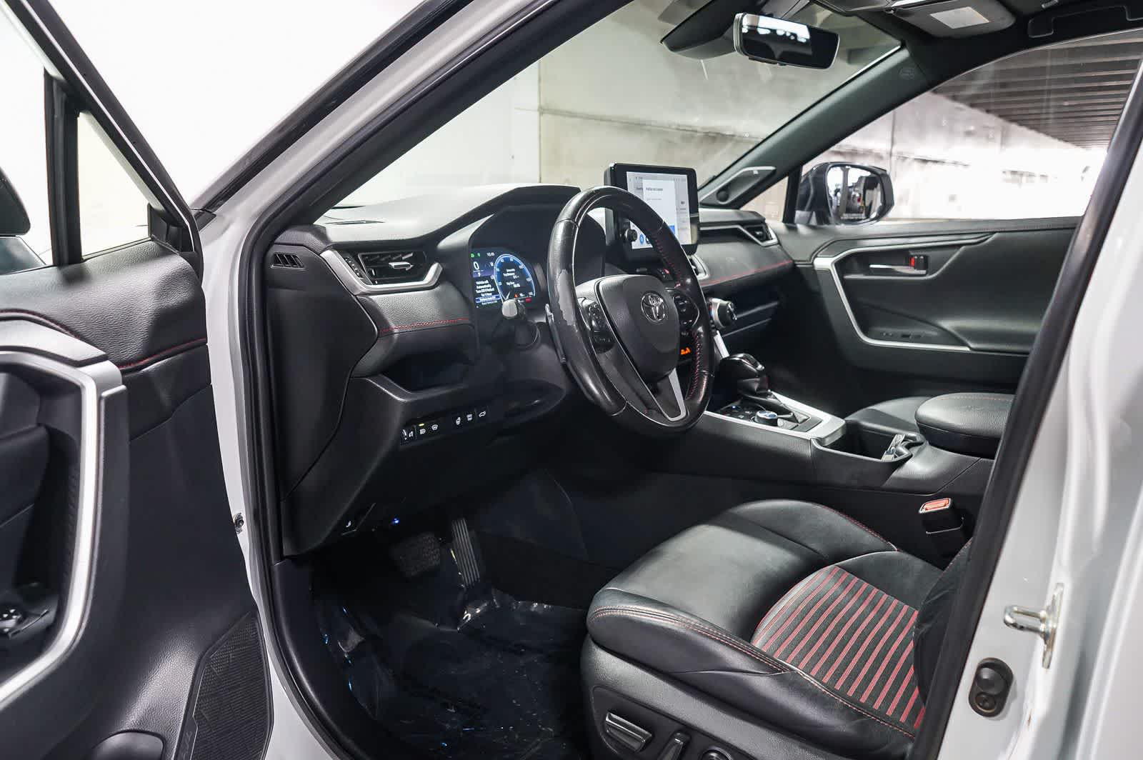 Thumbnail: 2023 Toyota RAV4 - 18