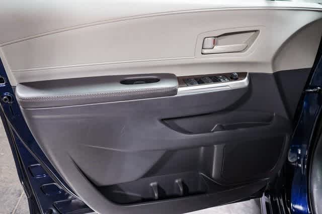 2024 Toyota Sienna LE 23