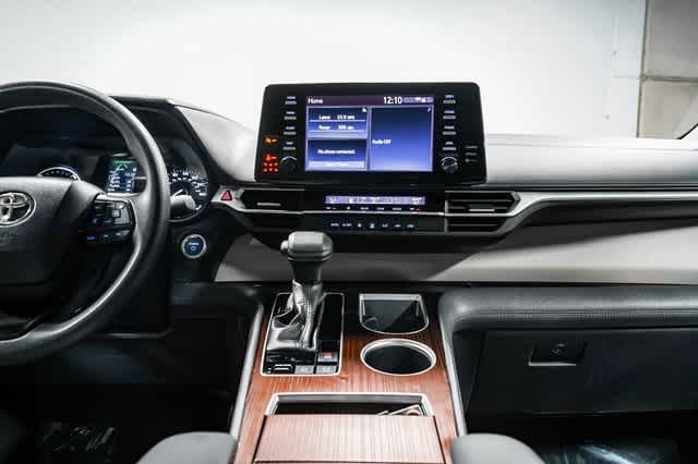 2024 Toyota Sienna LE 13