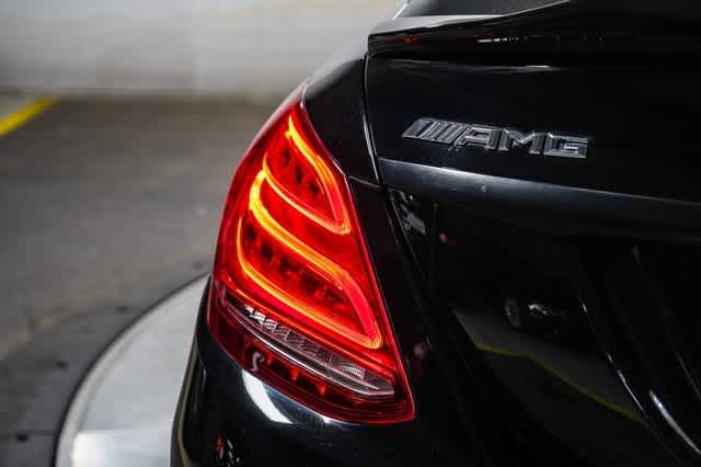 Thumbnail: 2016 Mercedes-Benz C-Class - 11