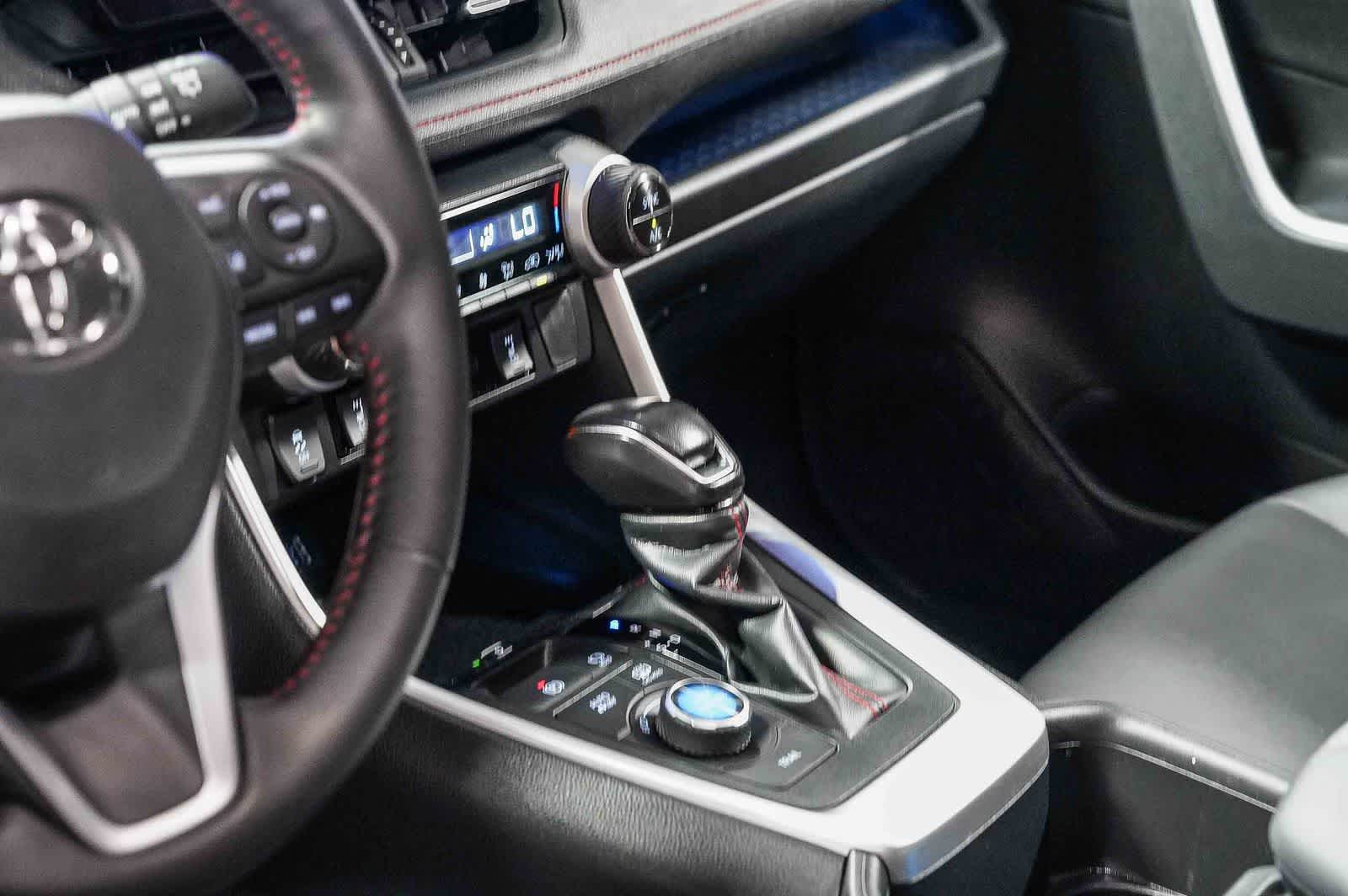 Thumbnail: 2024 Toyota RAV4 - 25