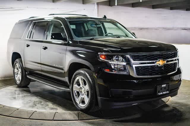 Thumbnail: 2017 Chevrolet Suburban - 3
