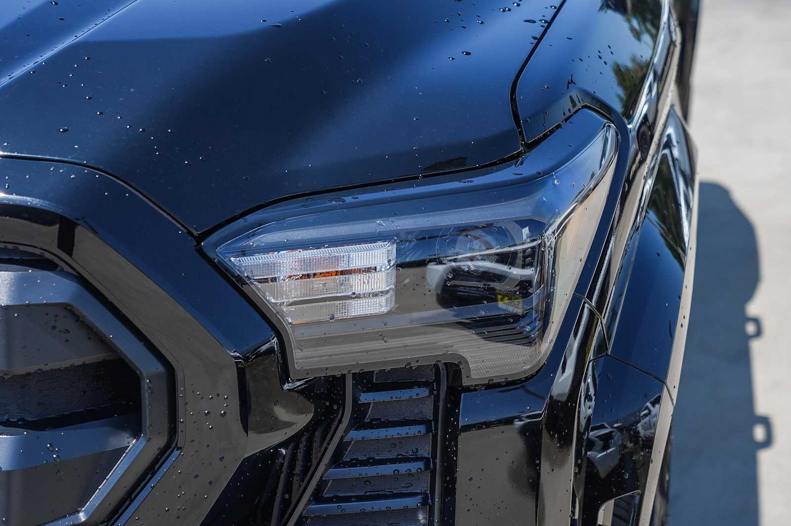 2025 Toyota Tacoma SR5 8