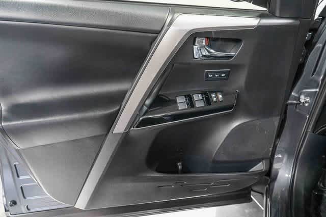 Thumbnail: 2017 Toyota RAV4 - 22