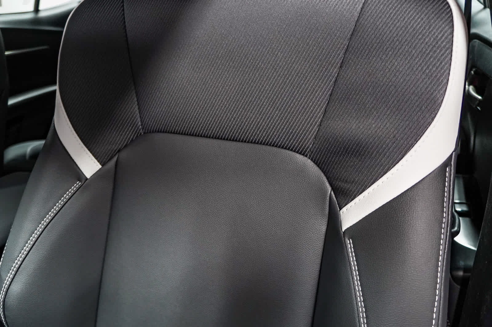2025 Toyota Camry SE 29
