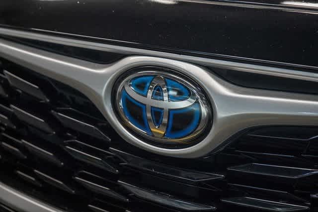 Thumbnail: 2022 Toyota Highlander - 9