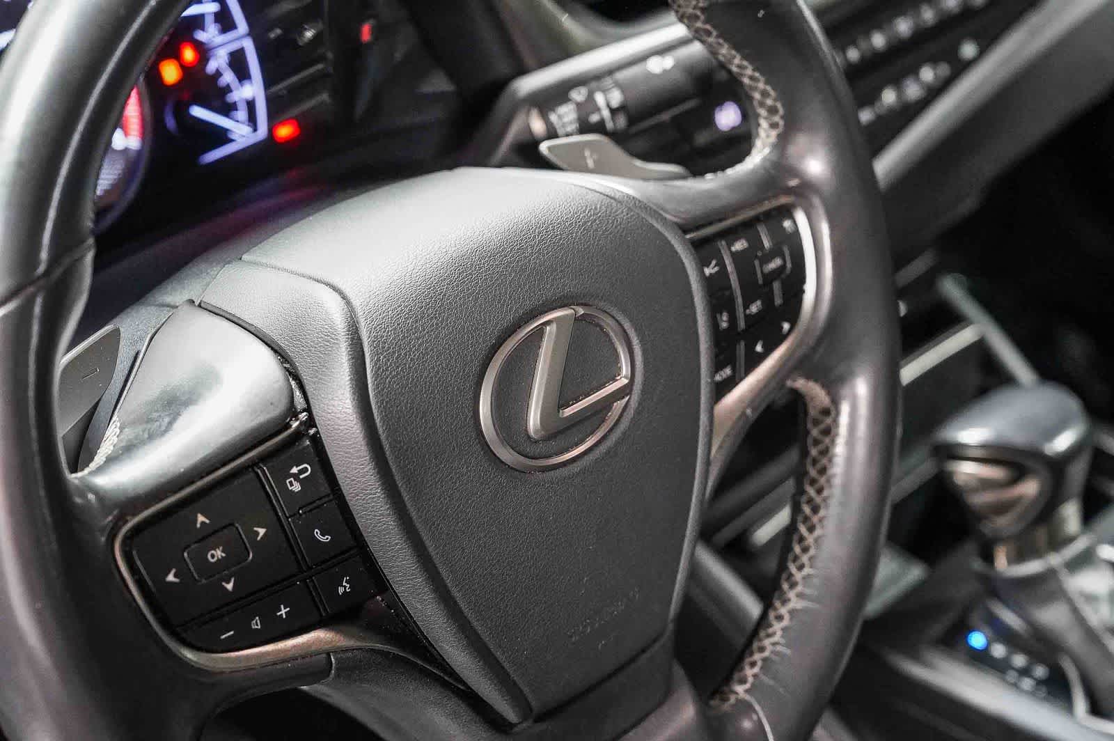 Thumbnail: 2019 Lexus ES - 21