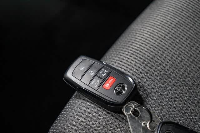 Thumbnail: 2025 Toyota bZ4X - 29