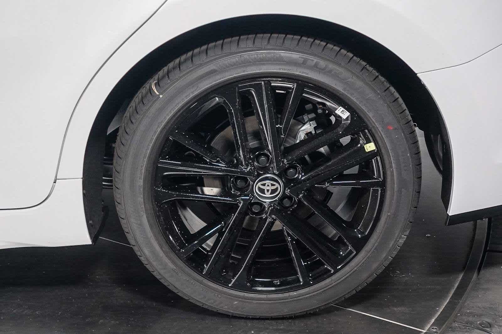 Thumbnail: 2025 Toyota Camry - 10