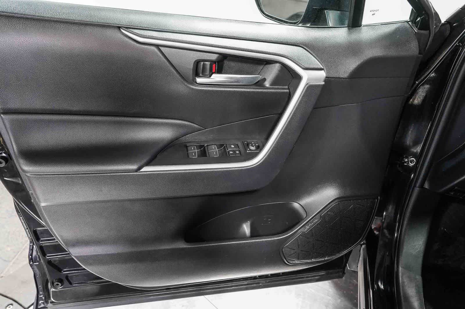 Thumbnail: 2024 Toyota RAV4 - 21