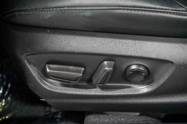 Thumbnail: 2019 Toyota Prius Prime - 19