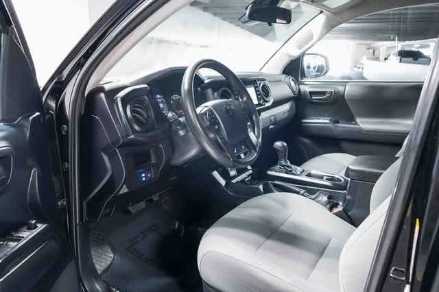 Thumbnail: 2019 Toyota Tacoma - 17