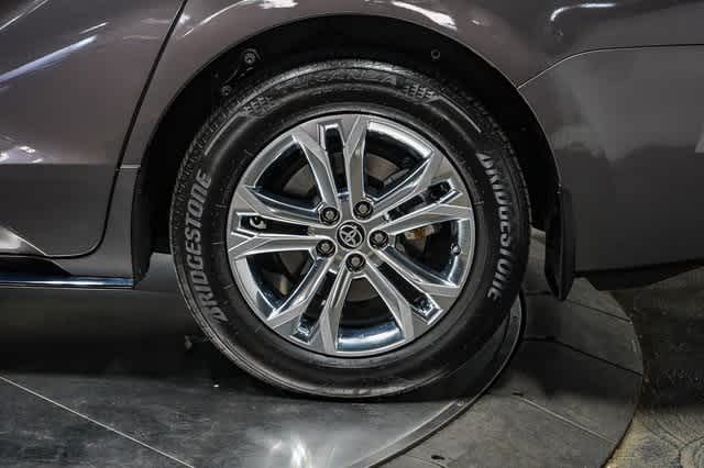 Thumbnail: 2023 Toyota Sienna - 11