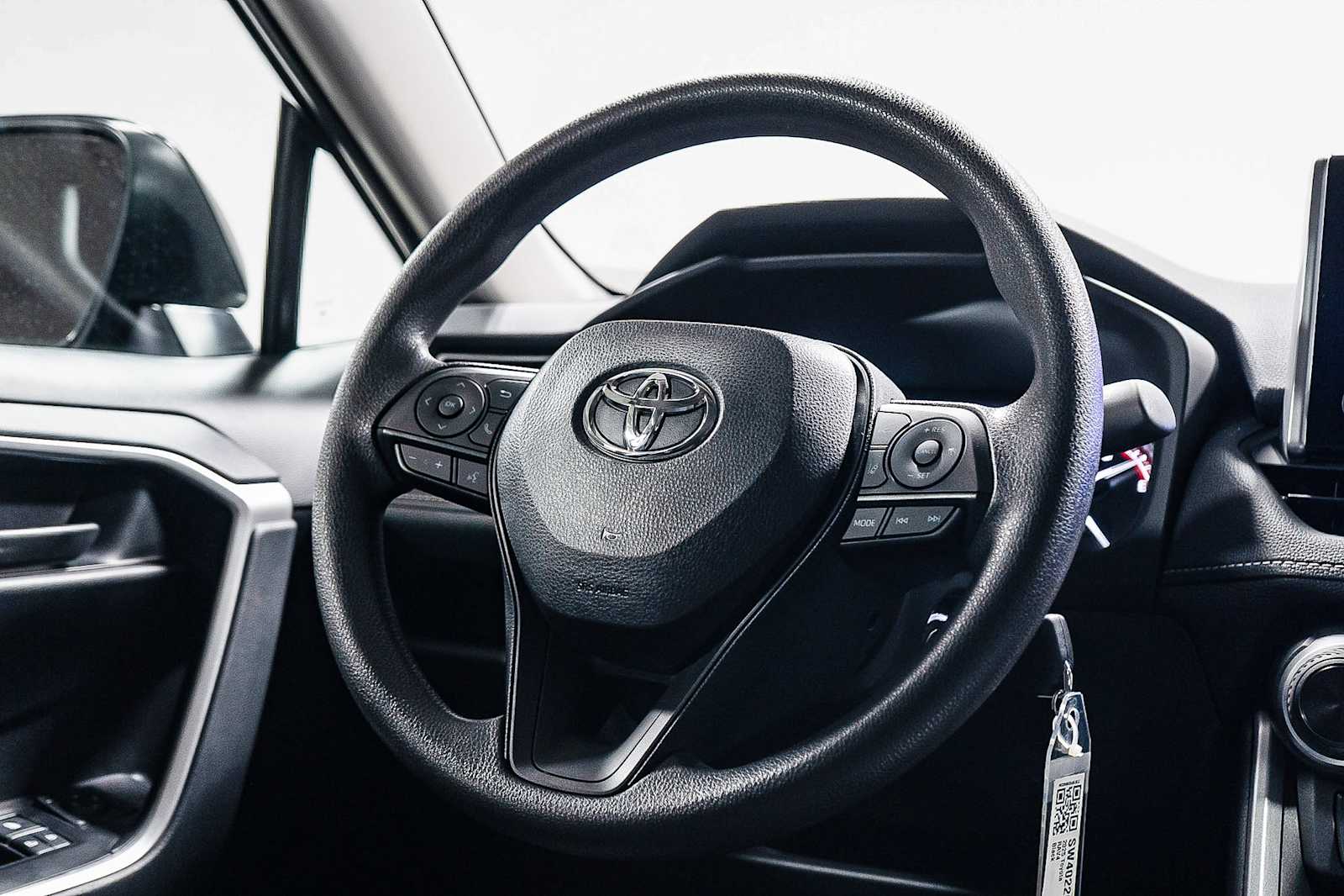 Thumbnail: 2025 Toyota RAV4 - 17