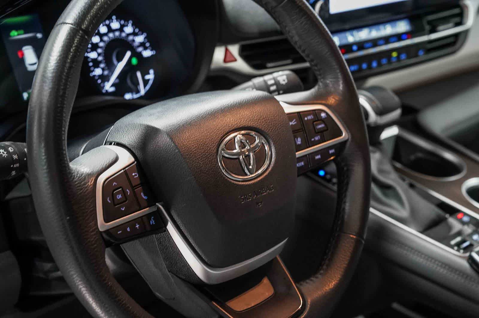 Thumbnail: 2024 Toyota Sienna - 22