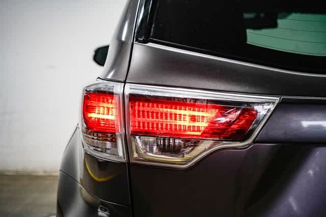 2015 Toyota Highlander Limited Platinum 9