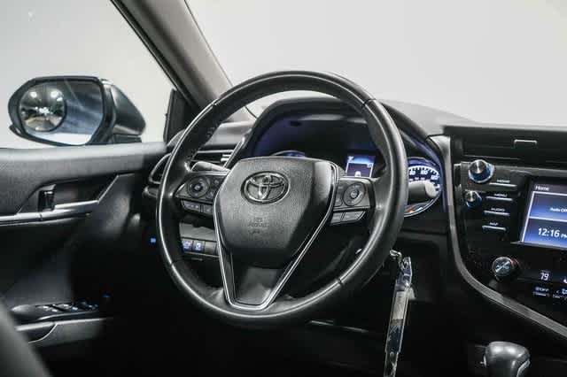Thumbnail: 2020 Toyota Camry - 16
