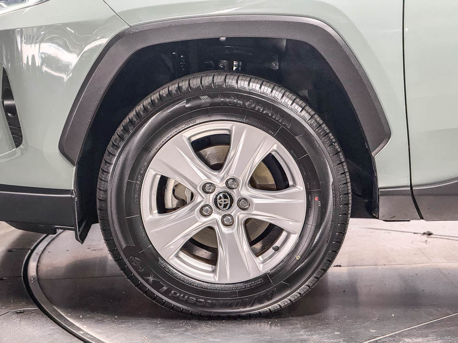 Thumbnail: 2020 Toyota RAV4 - 10