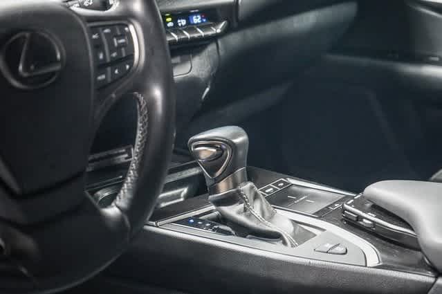 Thumbnail: 2021 Lexus UX - 23