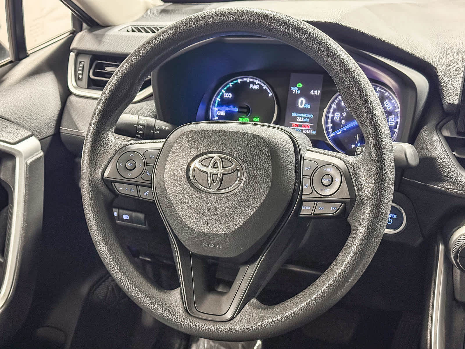Thumbnail: 2020 Toyota RAV4 - 17