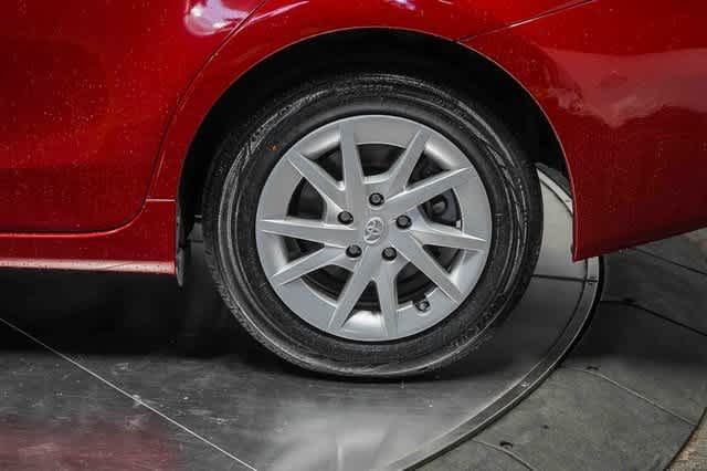 Thumbnail: 2013 Toyota Prius v - 10