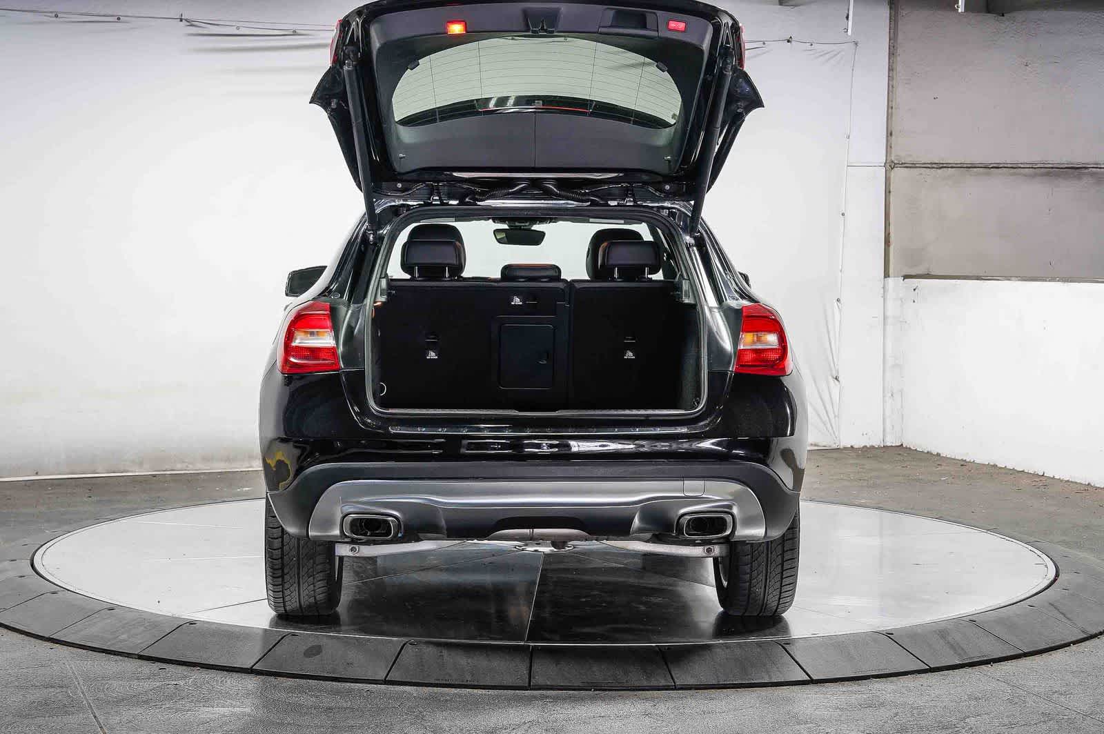 Thumbnail: 2016 Mercedes-Benz GLA - 26