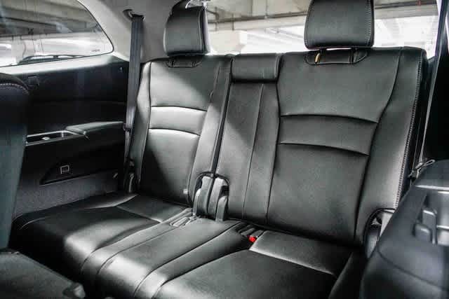 Thumbnail: 2017 Honda Pilot - 19