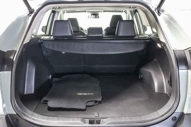 Thumbnail: 2022 Toyota RAV4 - 27