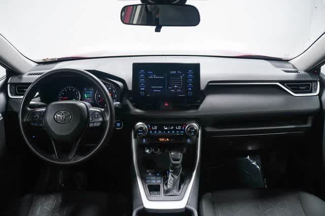 2022 Toyota RAV4 XLE 13