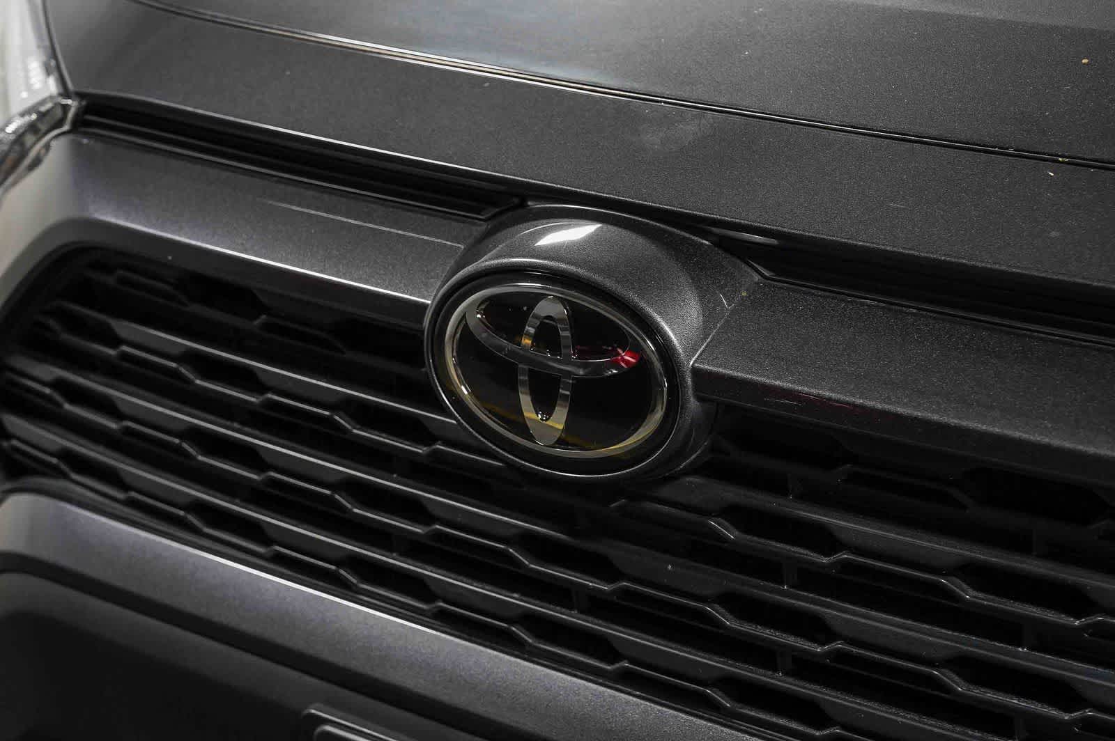 Thumbnail: 2024 Toyota RAV4 - 8