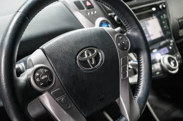 Thumbnail: 2017 Toyota Prius v - 21