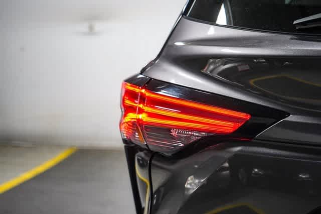 Thumbnail: 2023 Toyota Sienna - 12